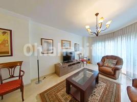 Flat, 142 m², near bus and train, Calle Provença