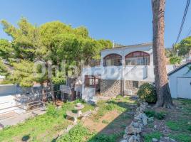 Houses (villa / tower), 235 m², Calle de Diego Velázquez, 5