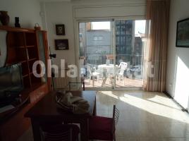 Flat, 87 m², near bus and train