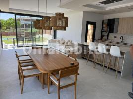 Casa (xalet / torre), 250 m², Calle El Gironès