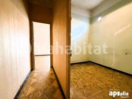 Flat, 136 m², near bus and train