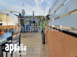 Casa (unifamiliar adossada), 324 m², Zona