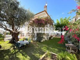 Casa (unifamiliar adossada), 213 m², prop de bus i tren