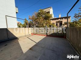 Flat, 136 m², near bus and train