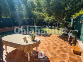 Houses (terraced house), 262 m², almost new, Calle Josep Nesple