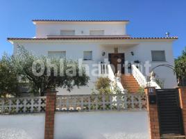 New home - Houses in, 350 m², near bus and train, Calle HOSPITALET, 14